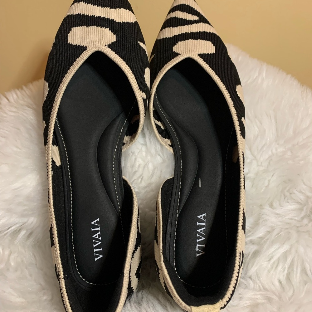 VIVAIA ladies tiger, print pointed toe flats size 35EU (4-5) US size (tiny)NWOT - Picture 3 of 9